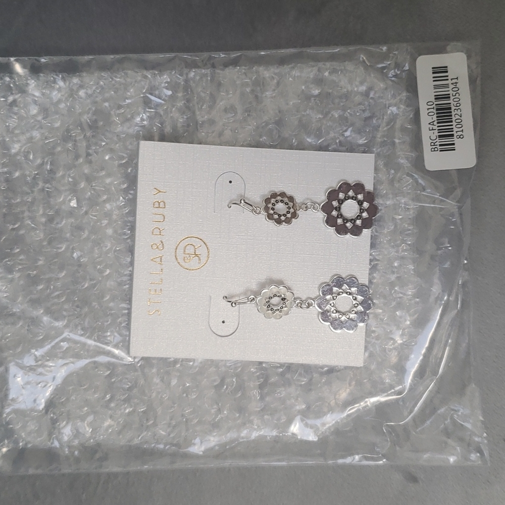 Stella & Ruby Rodeo Earrings - Picture 2 of 4